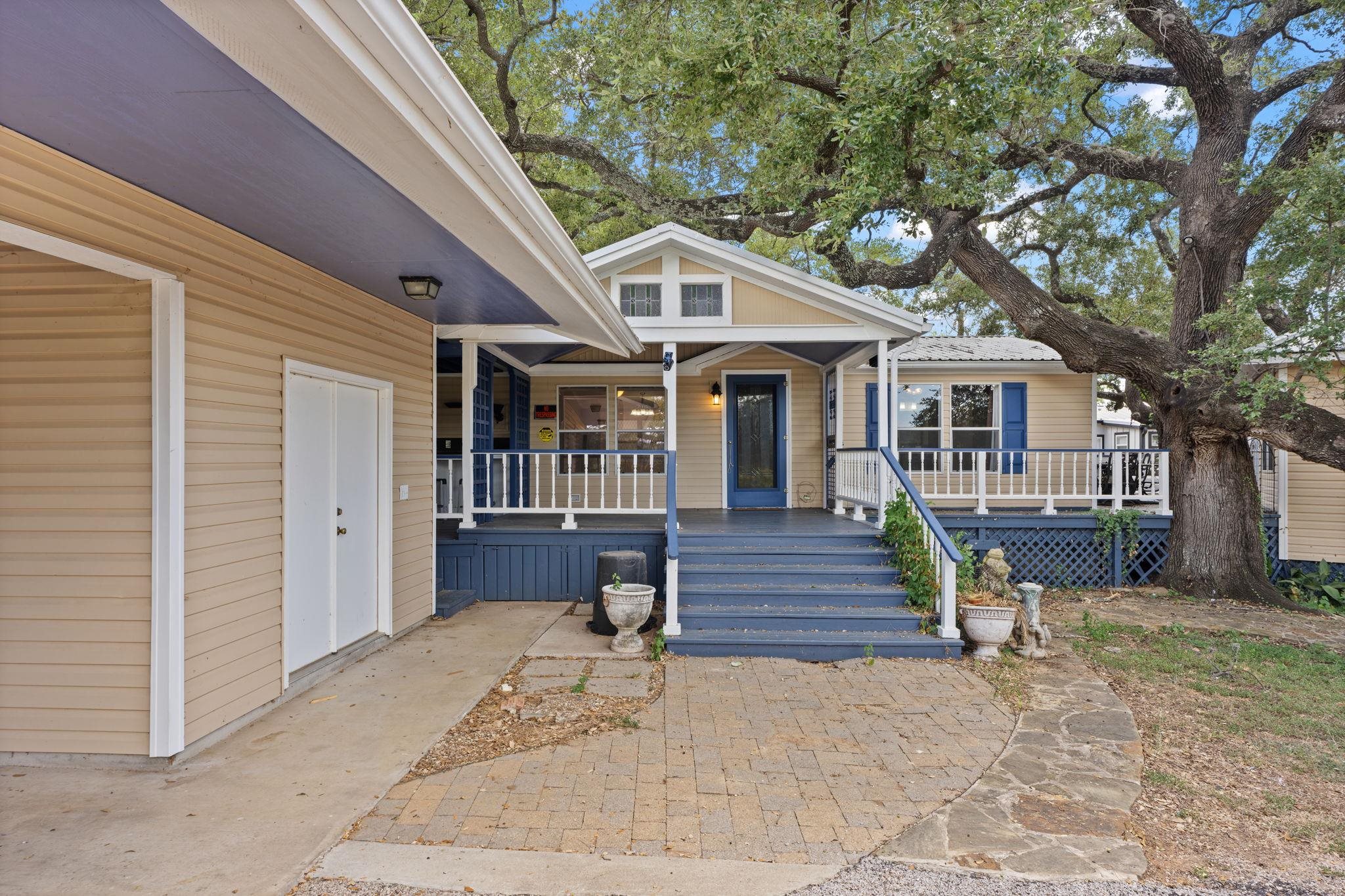2011 County Road 118, Burnet