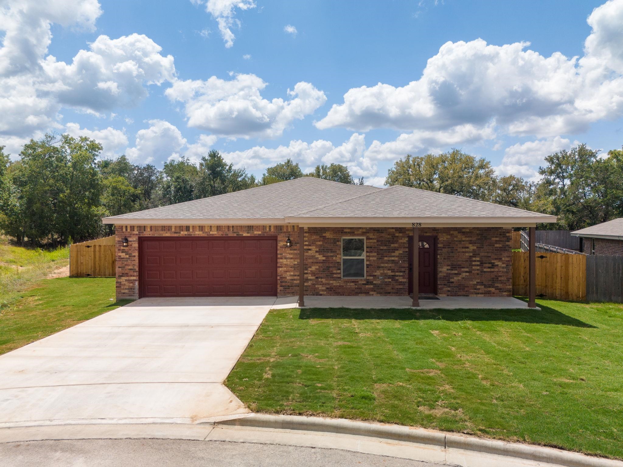 828 Elijah Lane, Lampasas