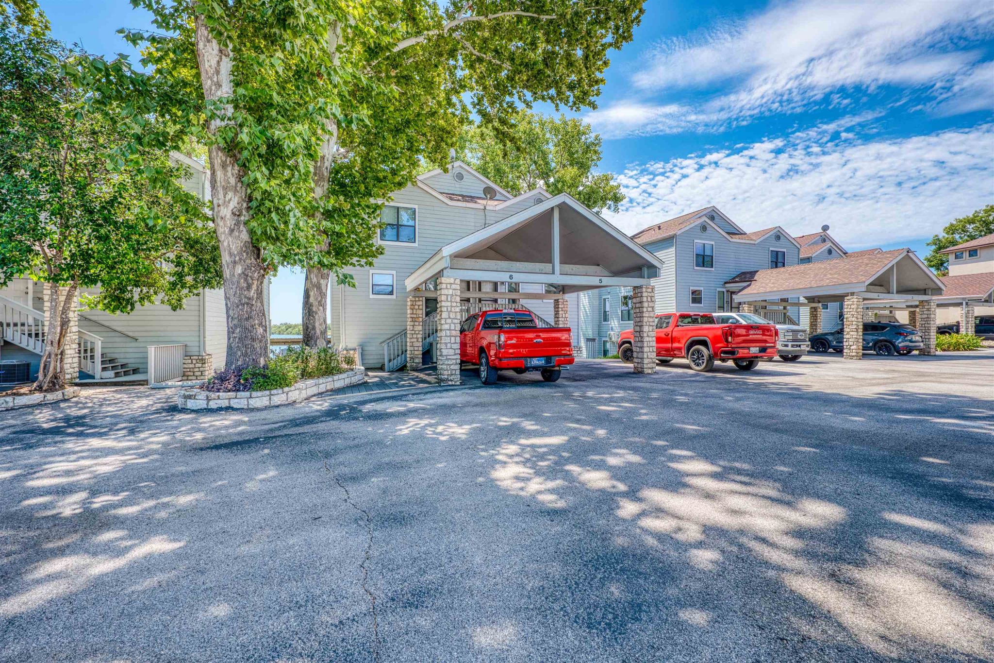 501 Reynolds, Kingsland