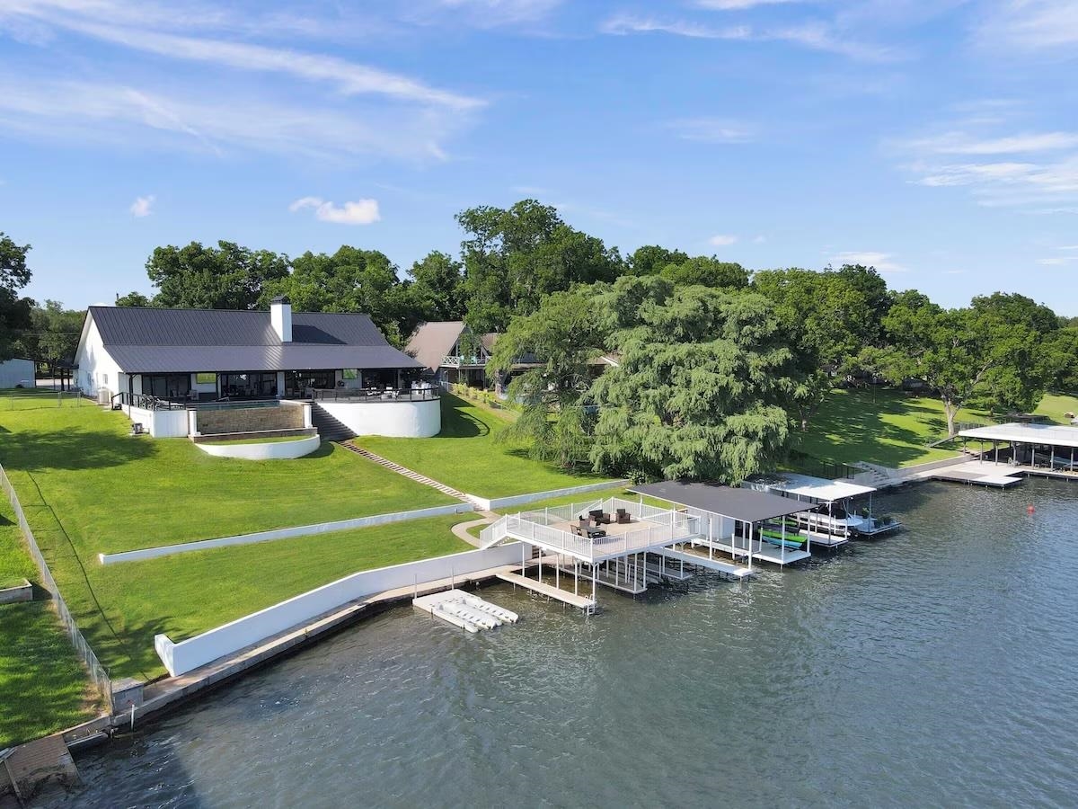3120 River Oaks, Kingsland