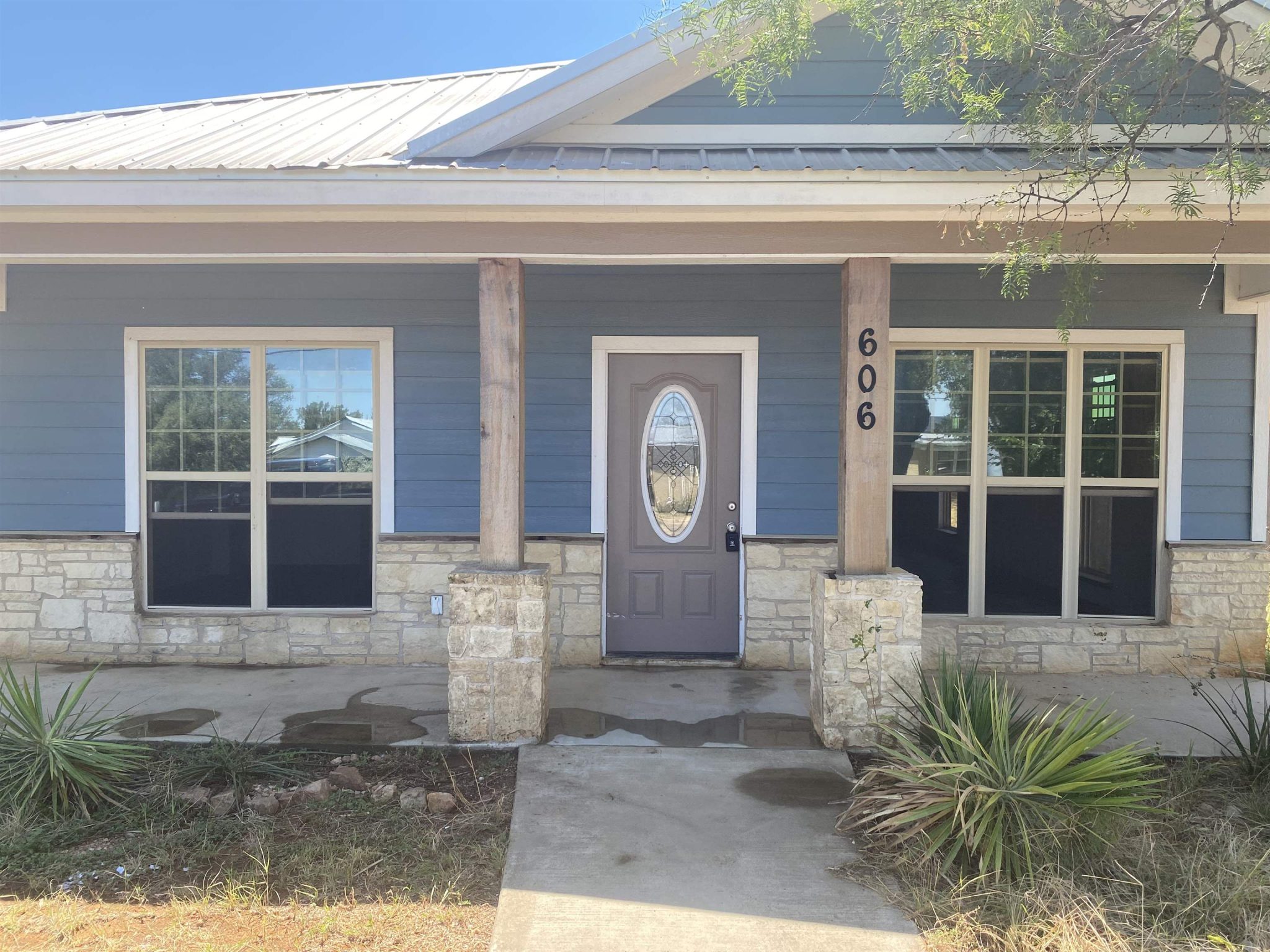 606 Ollie, Llano