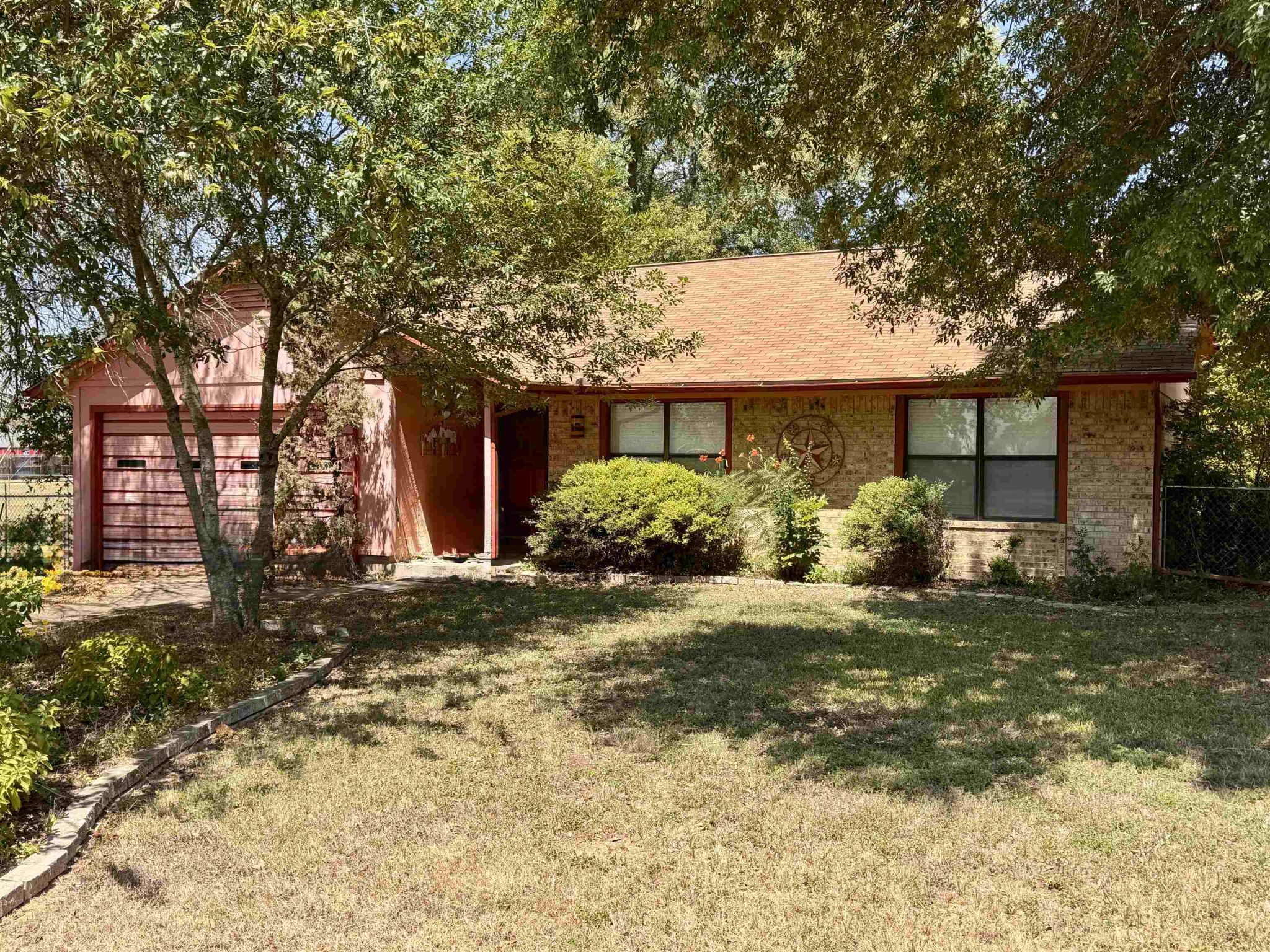 306 Sunset, Burnet