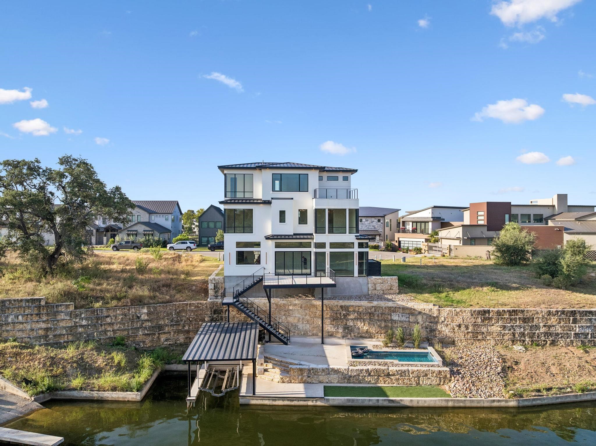 116 Houdini, Kingsland