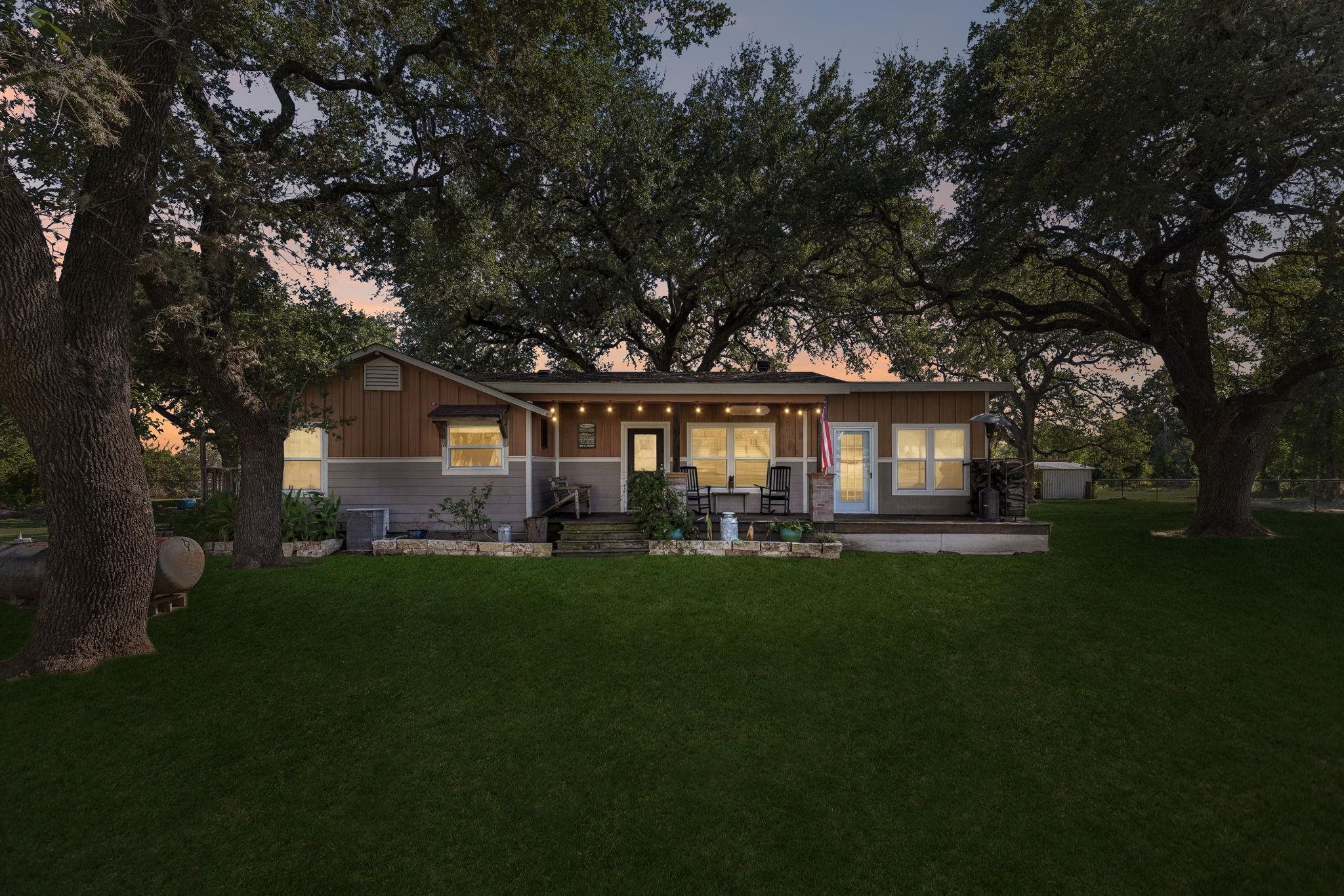 510 County Road 221, Tow
