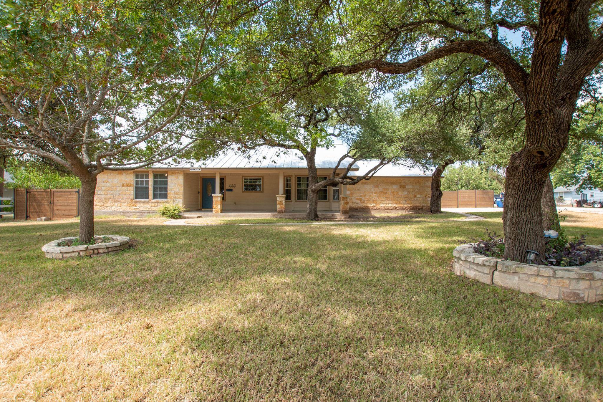 410 FM 243, Bertram