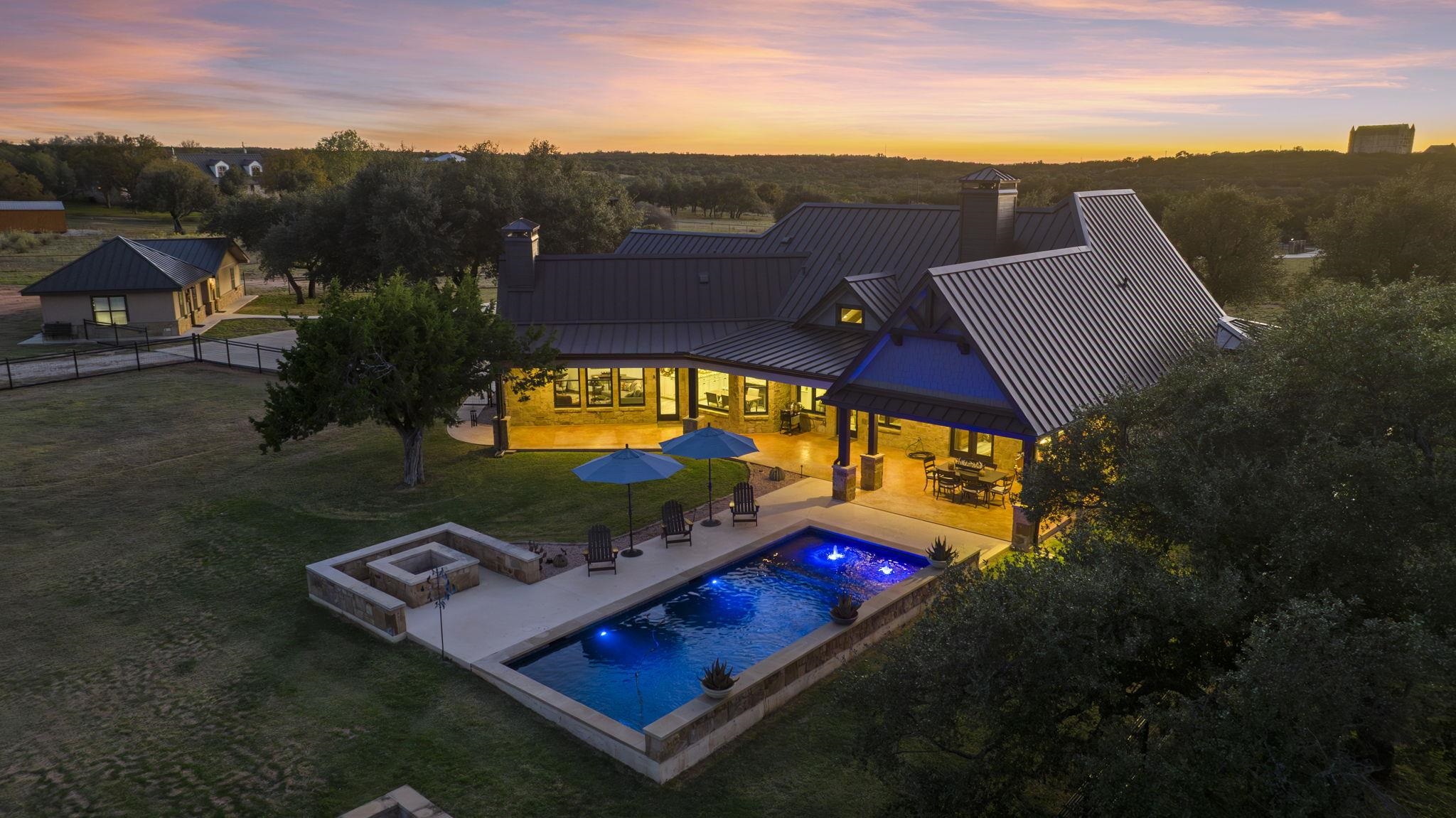 901 Crown, Burnet