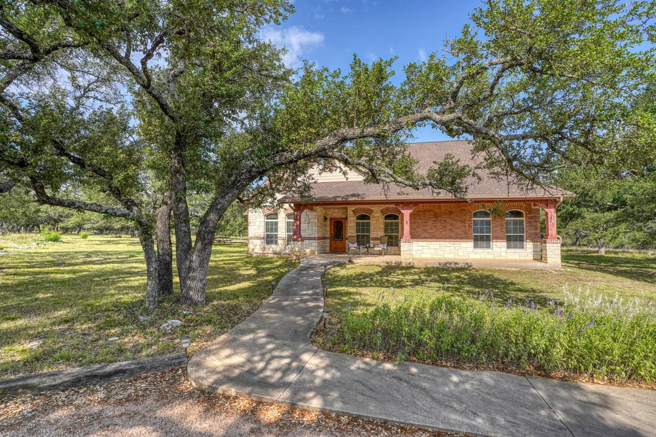 1050 Twisted Oak, Horseshoe Bay
