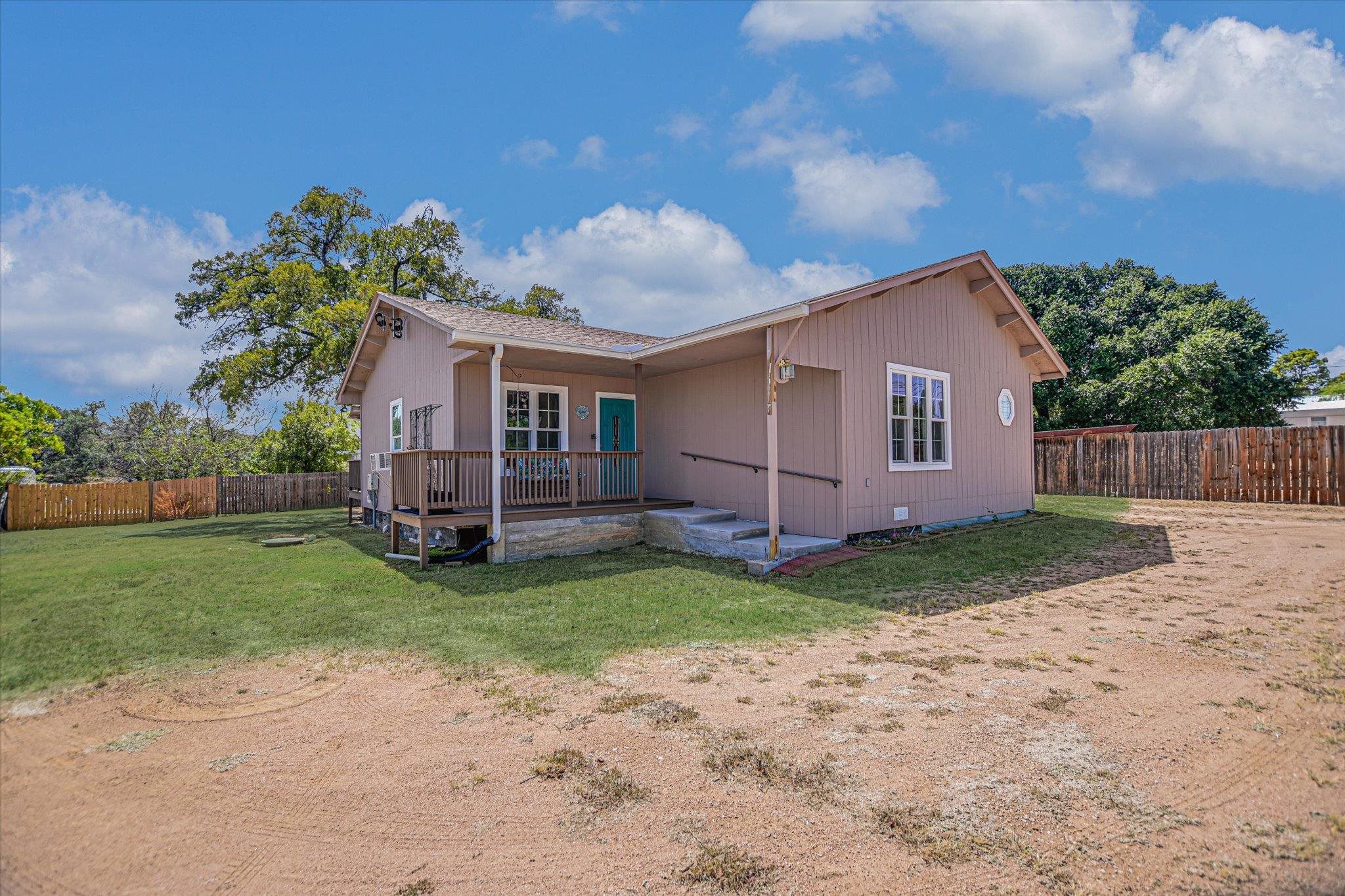 716 Elkhorn, Kingsland
