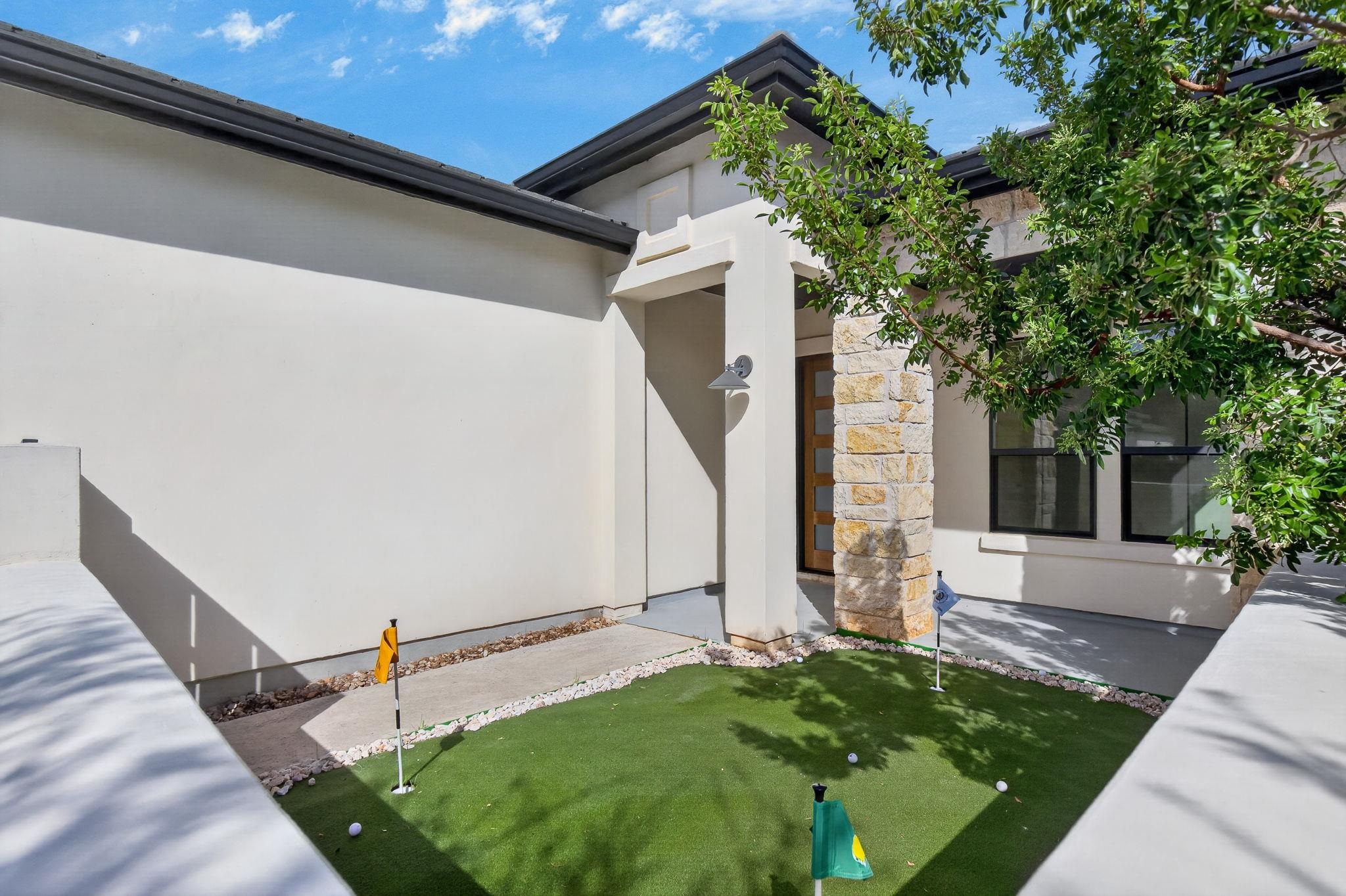 Putting Green at Front Courtyard