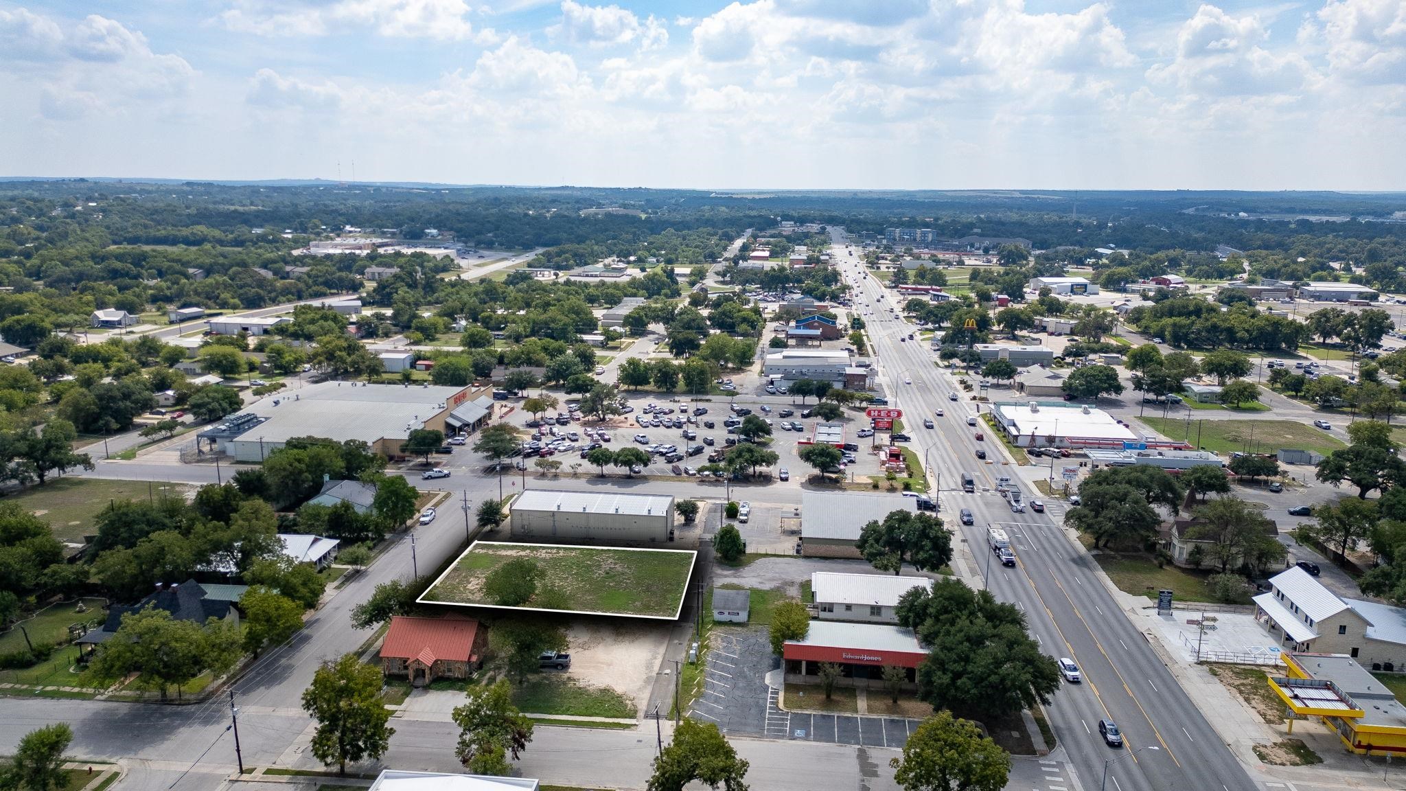 606 Chestnut, Lampasas