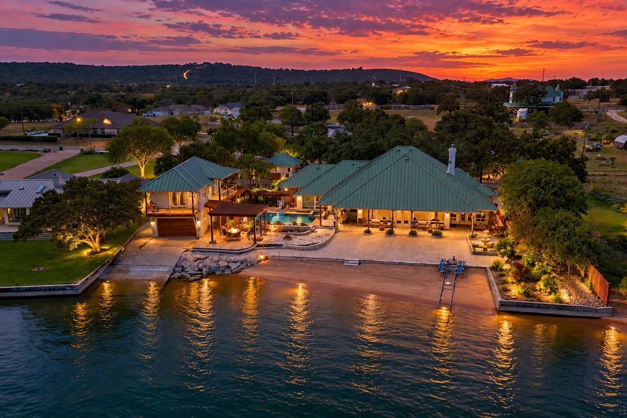203 Senisa Dr., Buchanan Dam
