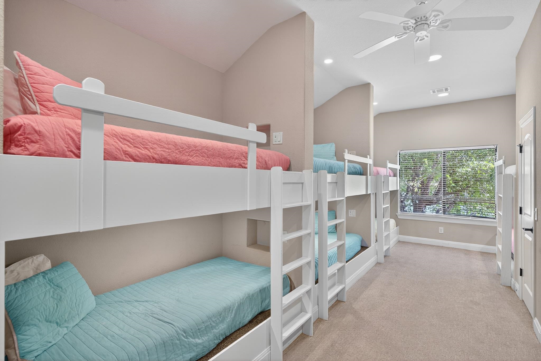 Bunk Room - 8 beds