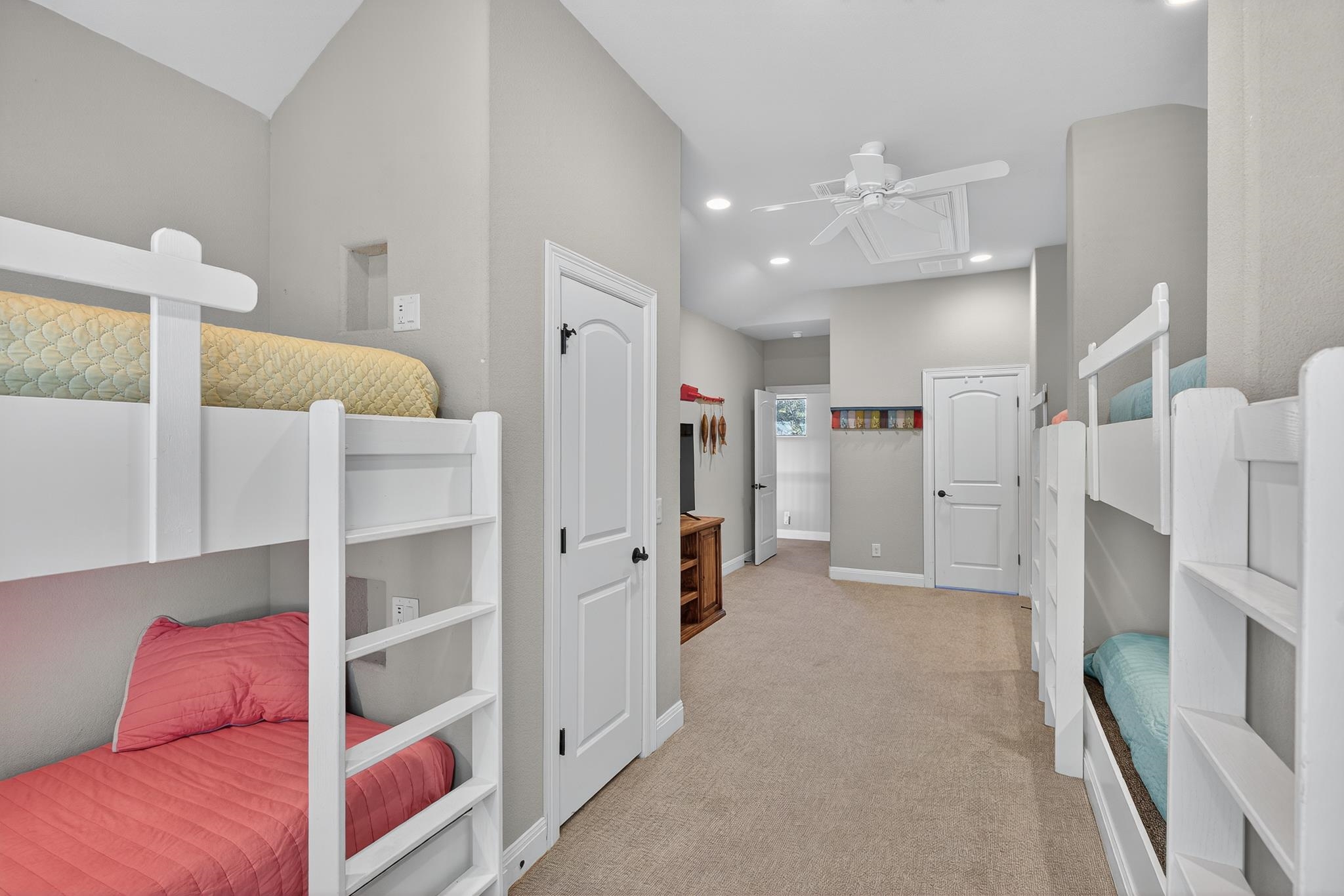 Bunk Room - 8 beds