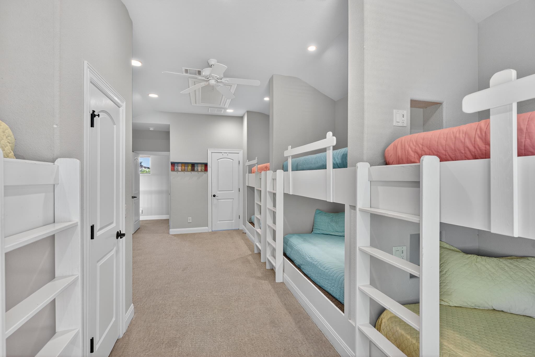 Bunk Room - 8 beds