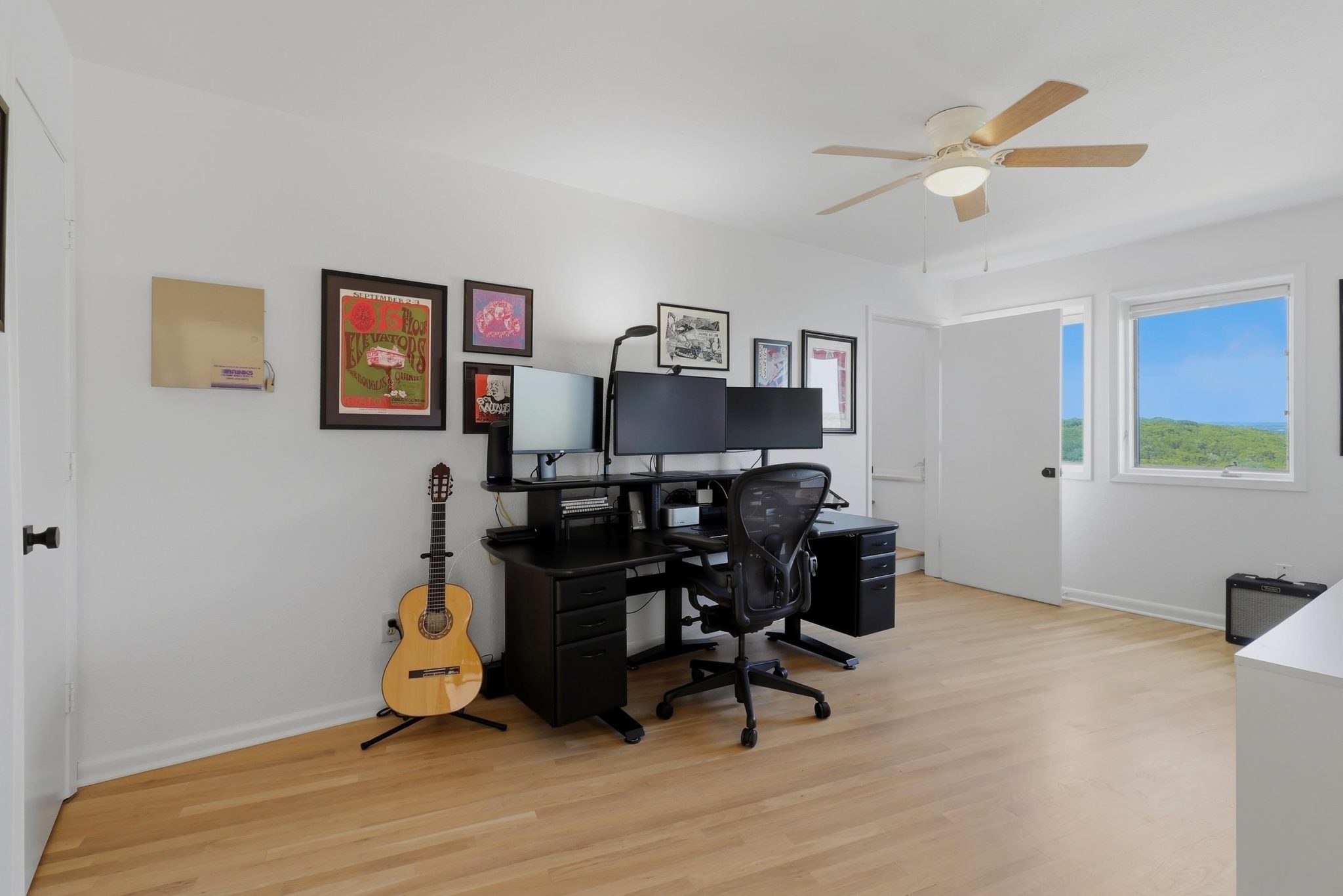 Could be an additional bedroom