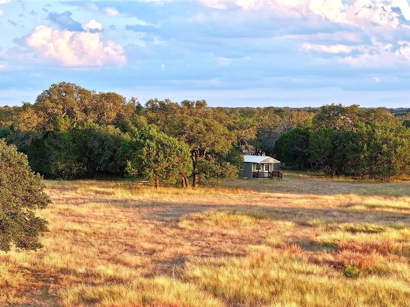 119 County Road 107, Lampasas