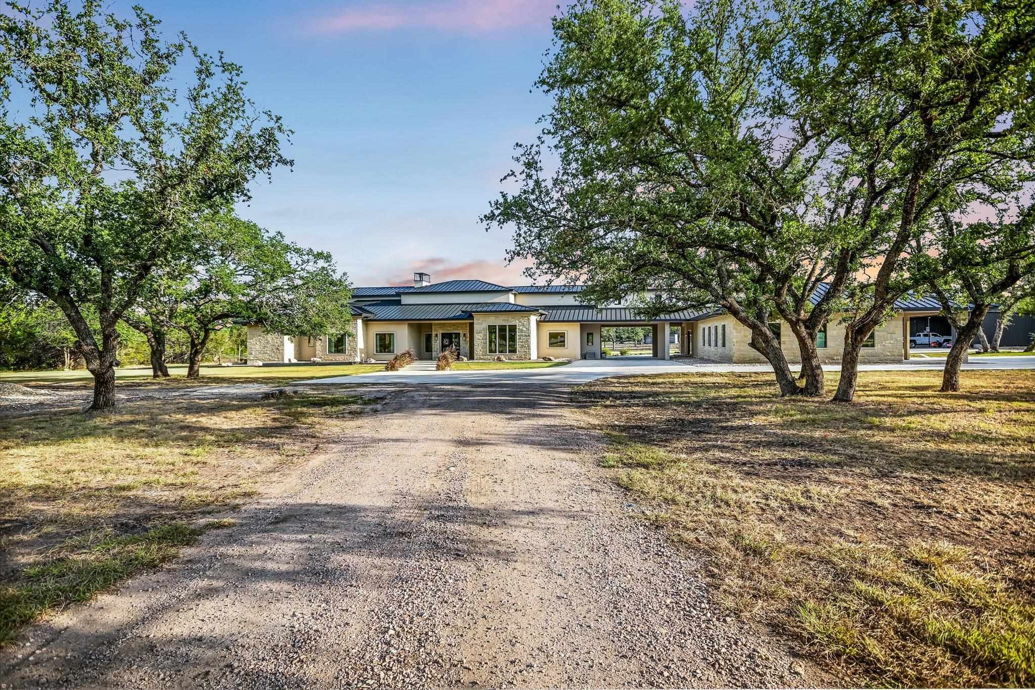 1295 Park Rd 4, Burnet
