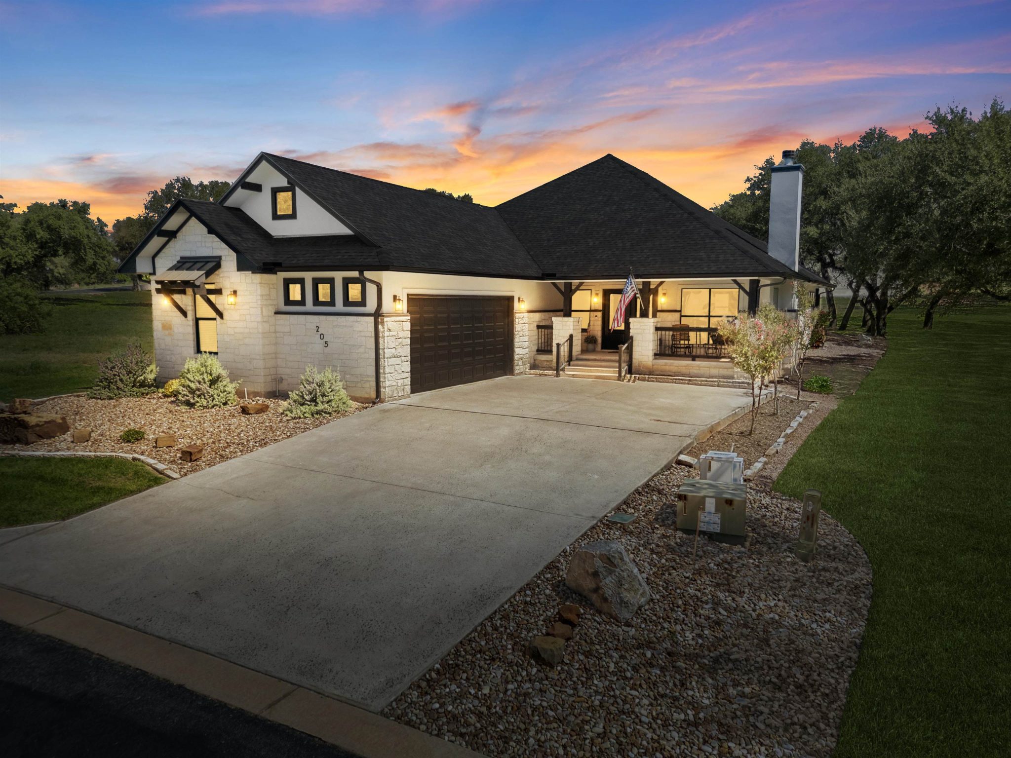 205 River Park, Kingsland