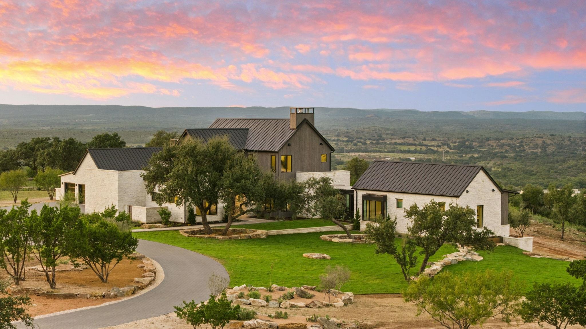 1779 Grande View Trail, Round Mountain