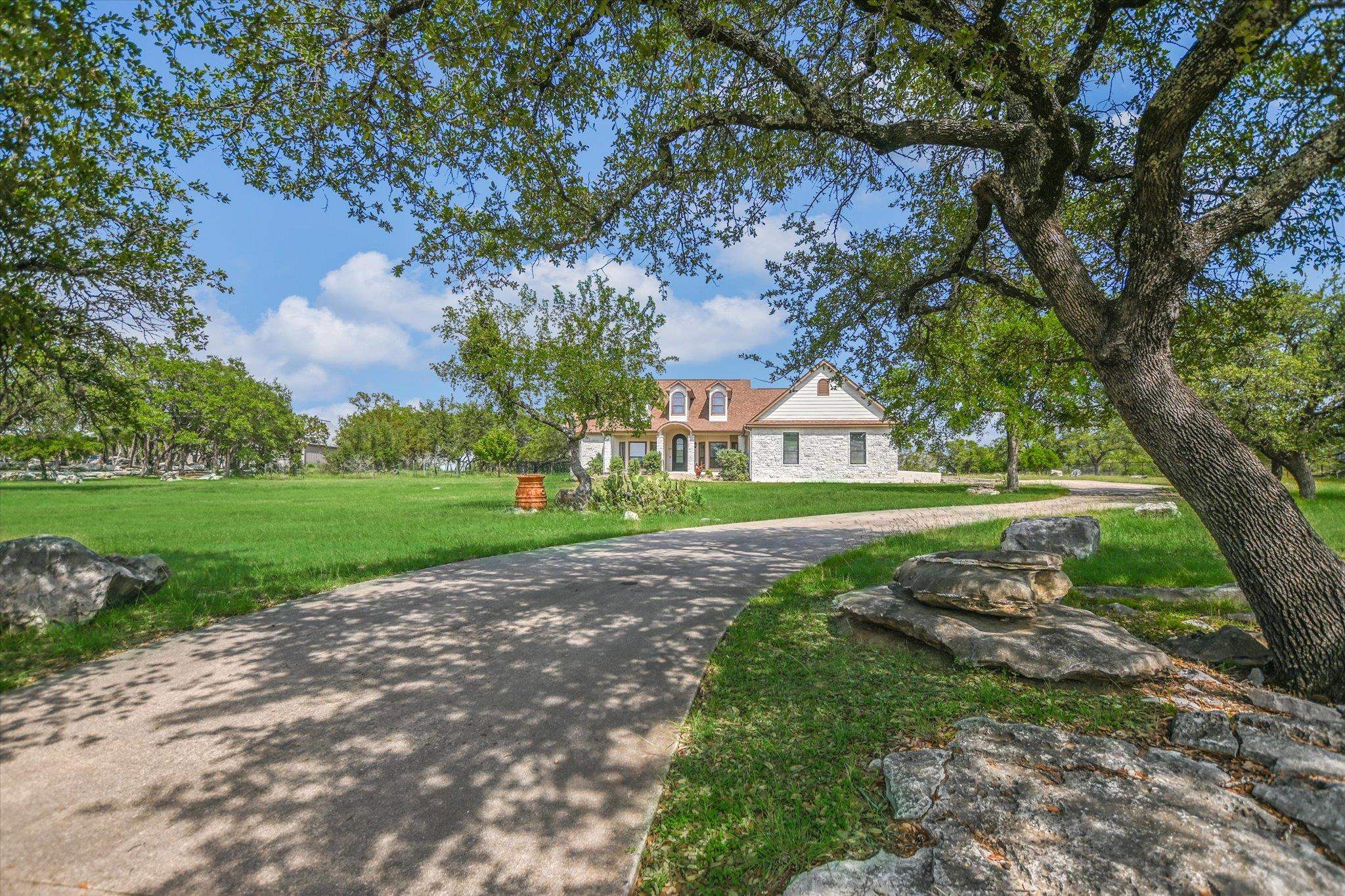 505 Vista View, Spicewood